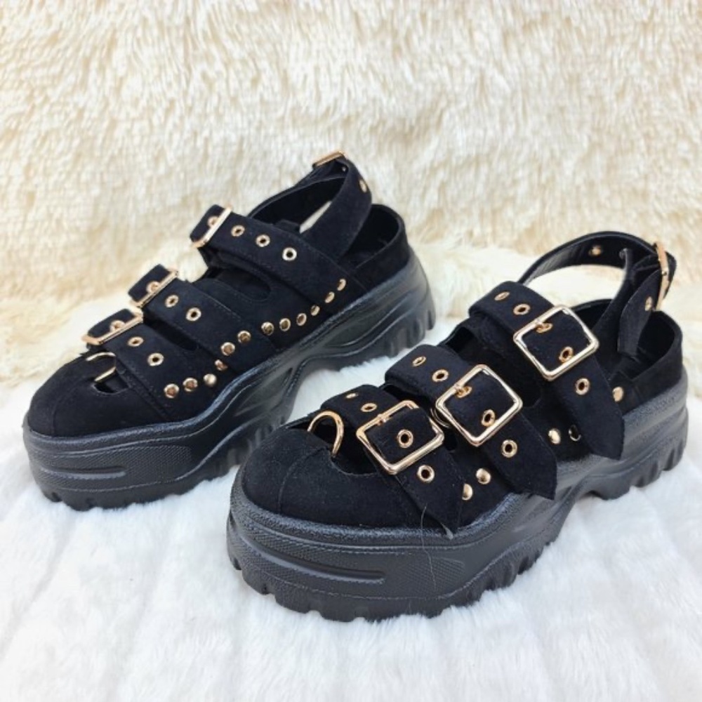 Cape Robbin Black 3 Buckle 1" Platform Sandals - Picture 5 of 6